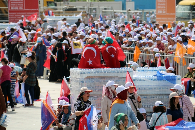 Maltepe'de meydan dolmaya başladı, işte son durum
