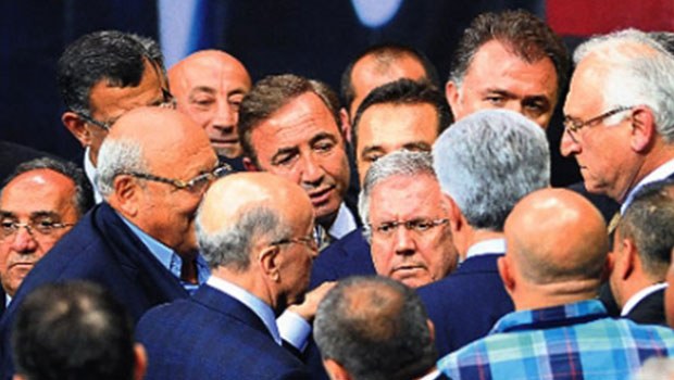 Aziz Yıldırım, Mehmet Ali Aydınlar'ı bile çağırdı ama onu çağırmadı