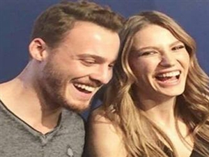 Kerem Bursin ile Serenay Sarıkaya'nın fotoğrafları sosyal medyaya düştü
