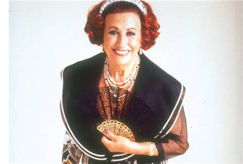 Müzeyyen Senar huzurevinde