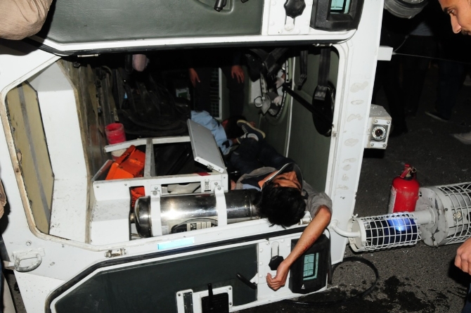 Van'da polis aracı kaza yaptı, çok sayıda yaralı var