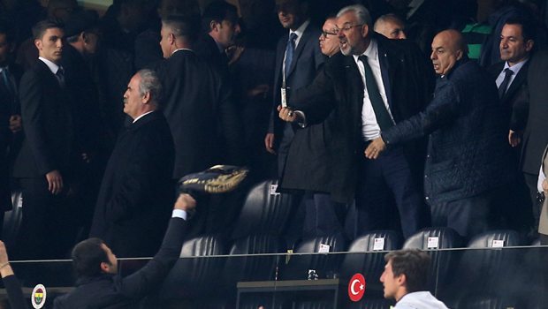 Fenerbahçeli taraftarlar gözaltına alındı!