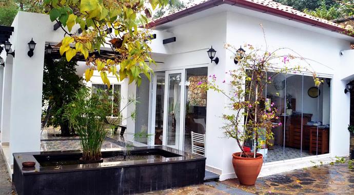 Naomi Campbell Bodrum'da ticarete atılıyor