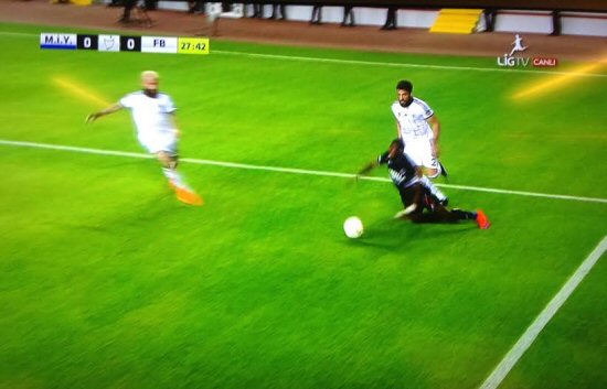 Galatasaraylıları çıldırtan penaltı kararı