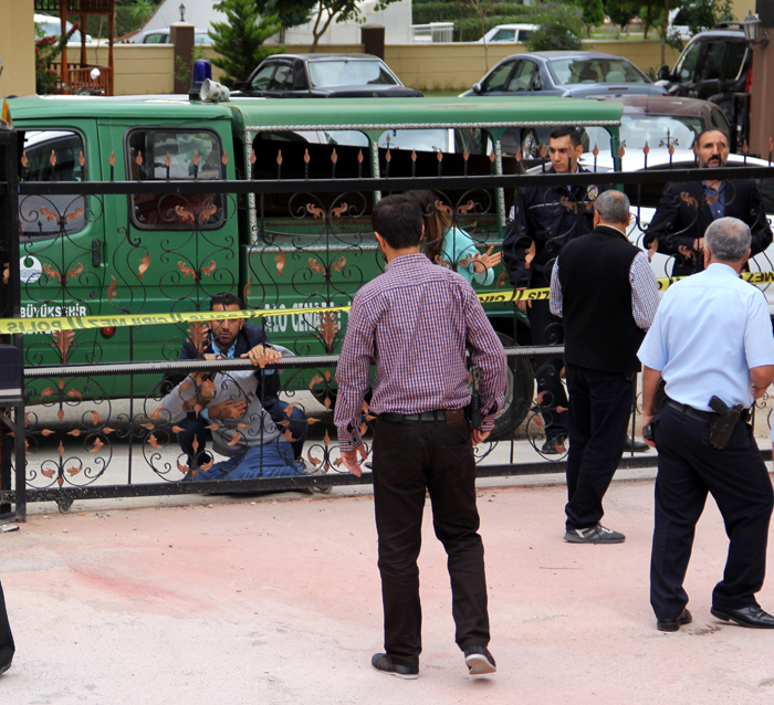 Mersin'de eski koca 2 kişiyi öldürdü, 'Kendime kıyamadım' dedi