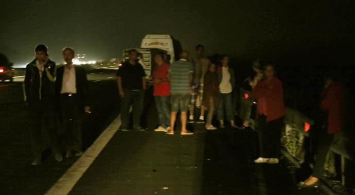 51 yolculu otobüs cayır cayır yandı!