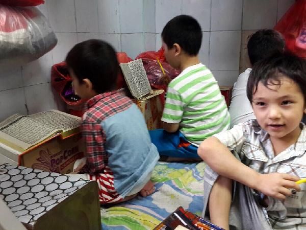 İlk kez görüntülendiler... İşte, Tayland'daki  Uygur Türkleri