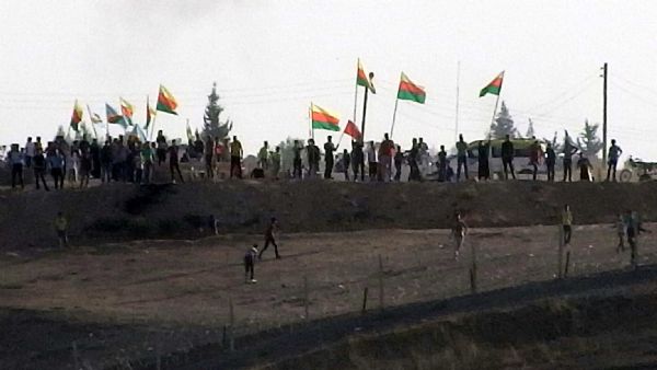PKK'lılar nöbet kulübesine Öcalan posteri asmak isteyince...