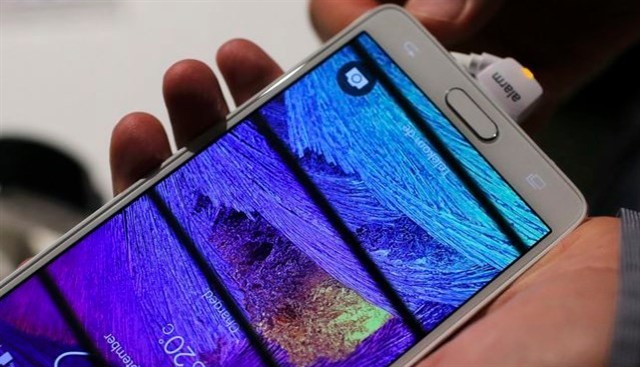 Samsung Galaxy Note Edge ve Galaxy Note 4'ü tanıttı
