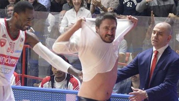 İtalyan koç Gianmarco Pozzecco, çıldırdı