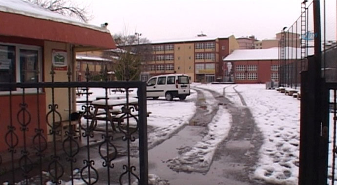 Öğrenciler kapıdan döndü