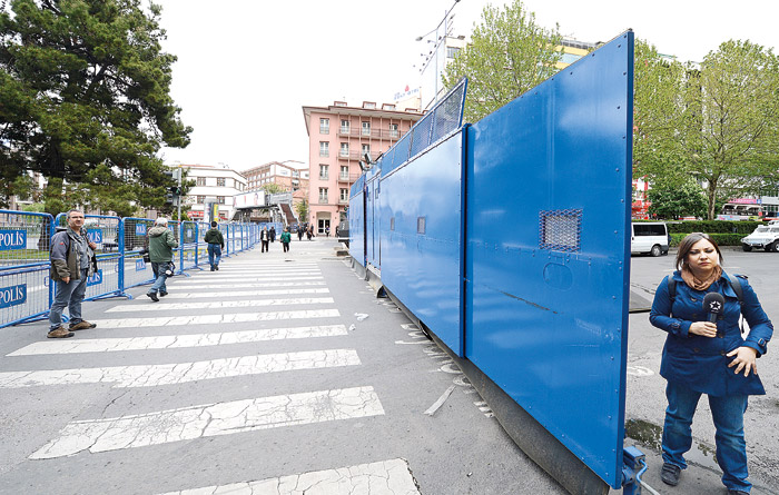 Saçma sapan savaş! Taksim inadı bayramı işçiye zehir etti