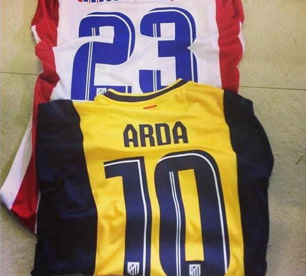 Arda Turan, Alex de Souza'ya formasını gönderdi