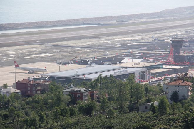 Ordu-Giresun Havaalanı'na ilk uçak indi!
