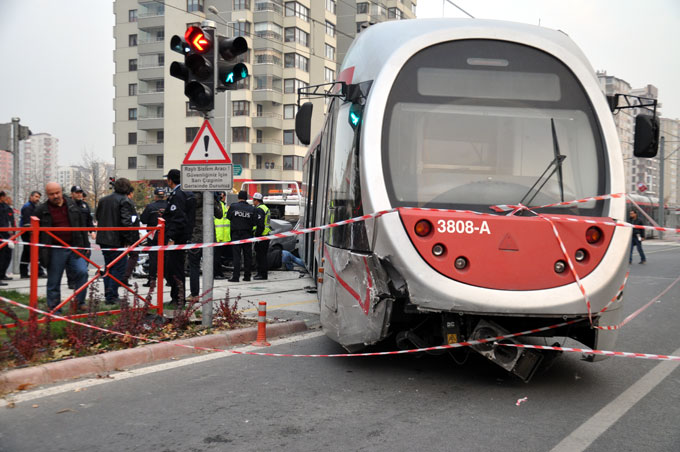 Tramvay yolunda dehşet: 1 ölü