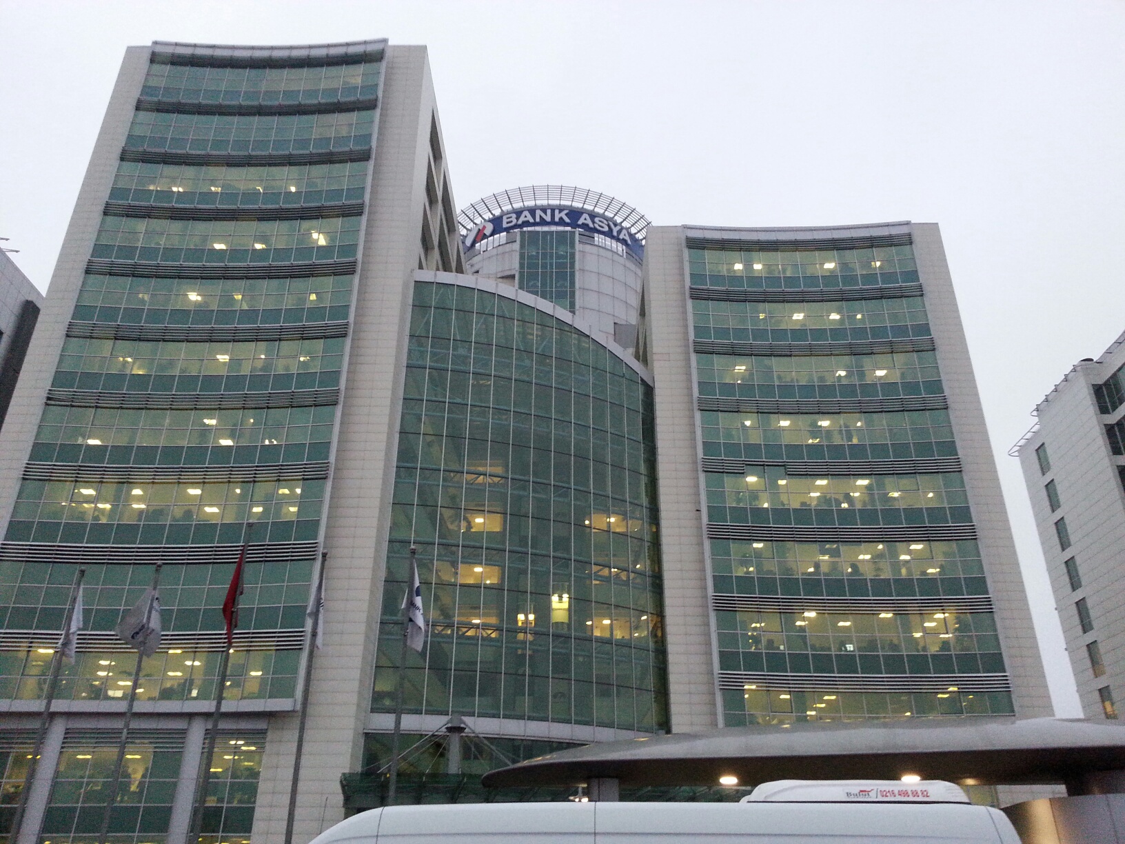 Fitch: Bank Asya sektörü fazla etkilemez!