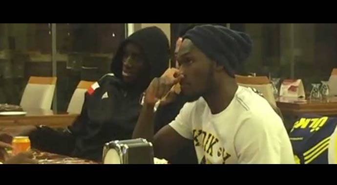 Sow ile Demba Ba derbi sonrası dönercide buluştu