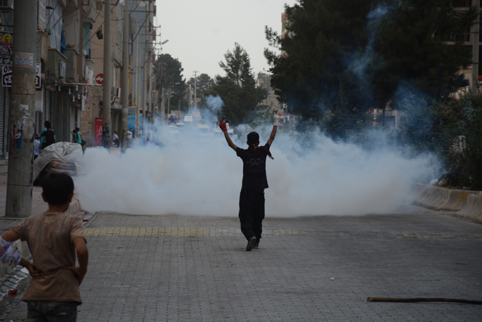 Mardin'de PKK'lılar yol kesip kimlik kontrolü yaptı