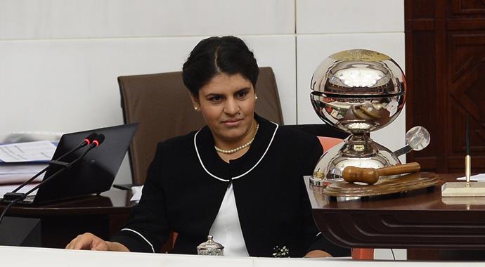 Dilek Öcalan katiplik yaptı, Demirtaş yemin etti