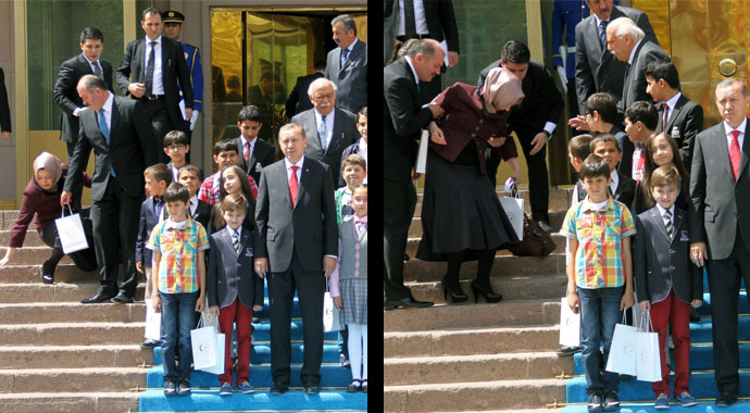 Talihsiz öğretmen, hatıra fotoğrafı çekilirken merdivenden düştü