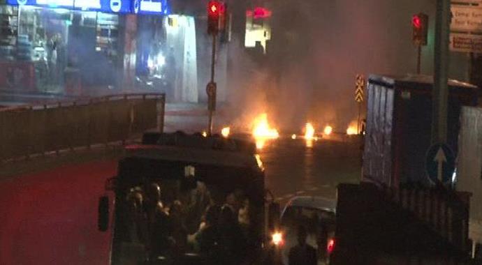 Okmeydanı'nda zırhlı polis aracını yaktılar!