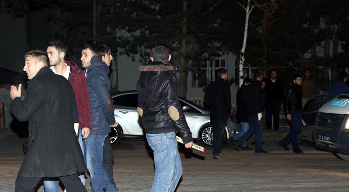 Üniversitede kavga: 3 yaralı, 30 gözaltı