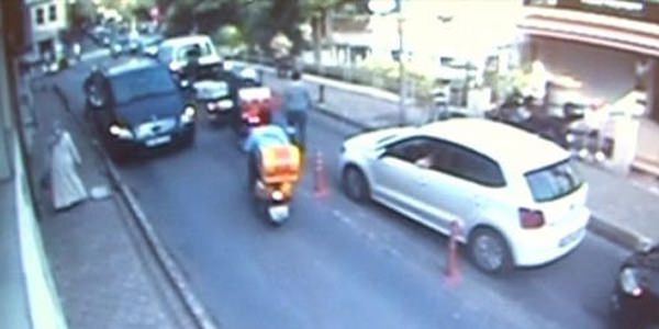 Ünlü oyuncu çılgına döndü! Aracı böyle yumrukladı