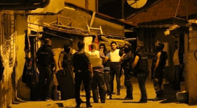 Özel harekatçılarla şafak perasyonu