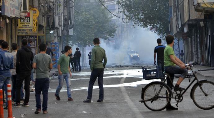 Ankara protestosunda gerginlik! 1'i polis 2 yaralı