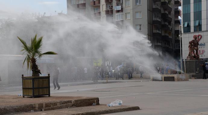 Ankara protestosunda gerginlik! 1'i polis 2 yaralı