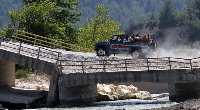 Muğla'daki bu köprü yürekleri ağza getiriyor!