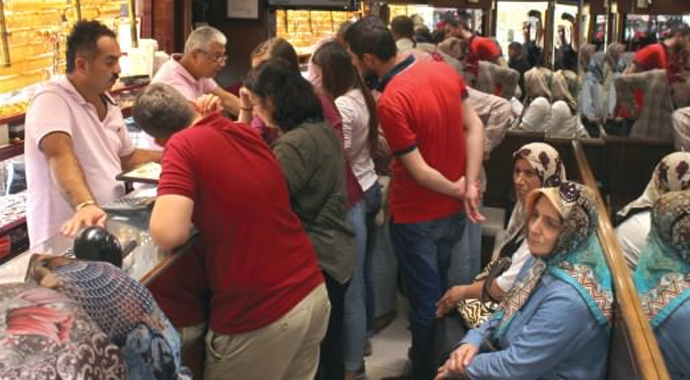 Altın fiyatları yükseldi, kuyumcular para yetiştiremiyor