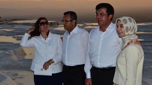 Üzerine spot ışığı düşen bakan eşi ve vali eşi taburcu edildi