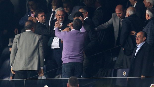Fenerbahçeli taraftarlar gözaltına alındı!
