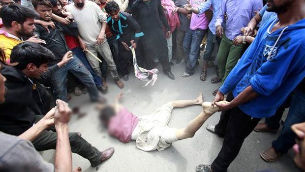 Pakistan'da kiliseye bombalı saldırı: 14 ölü, 80 yaralı