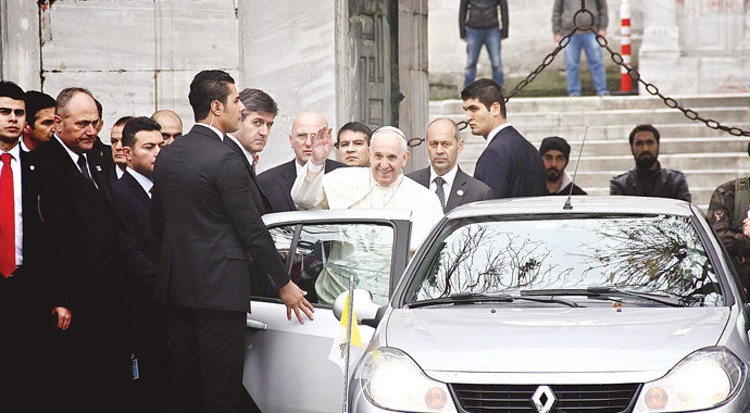 Sultanahmet'te dua Ayasofya'ya ziyaret