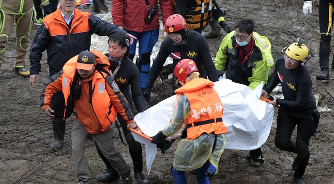 Düşen uçağın pilotu bakın nasıl bulundu!