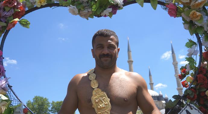 Madenci babanın 'başpehlivan' oğlu