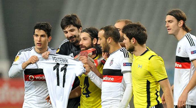 Mustafa Pektemek'ten takım arkadaşlarına teşekkür