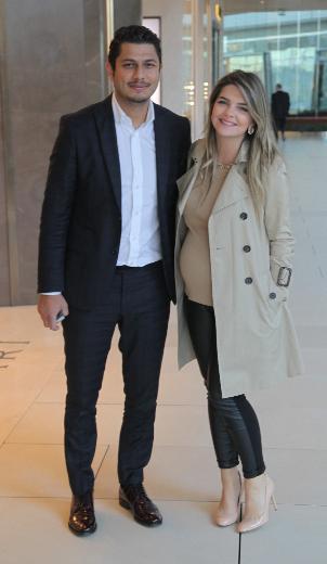 Pelin Karahan'a hamilelik yaradı