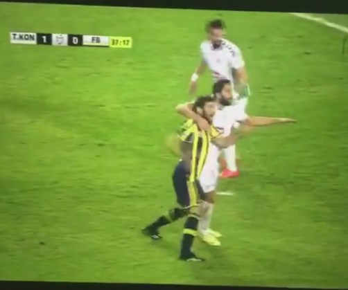 Konya'da penaltı kaosu! İşte Fenerbahçelileri çıldırtan iki pozisyon