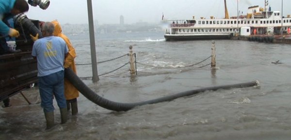 İstanbul'da kara ile deniz yine birleşti