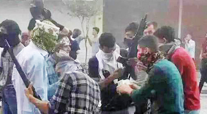 Bütün dertleri polisi ilçeye sokmamak!