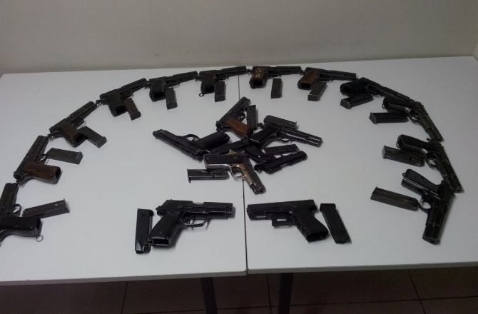 Suriyeli karı kocanın üstünden cephanelik çıktı