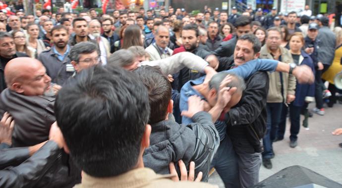 Kütahya'da karşıt görüşlü gruplar arasında kavga