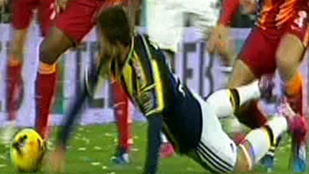 Tartışılan pozisyon! Penaltı mı, değil mi?