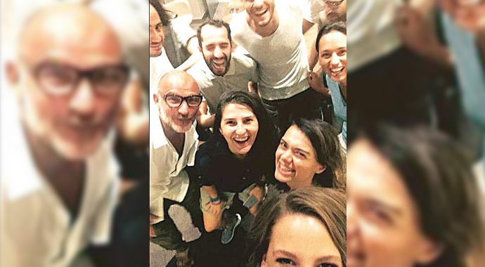 Serenay Sarıkaya'nın o fotoğrafına büyük ilgi