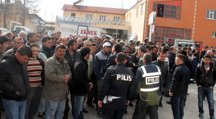 Polis, linç edilmek istenen katili camiye kaçırdı
