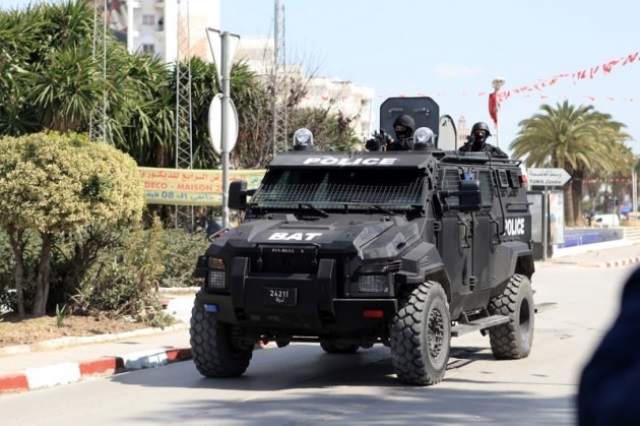 Tunus'ta müzeye baskın: 8 turist öldürüldü