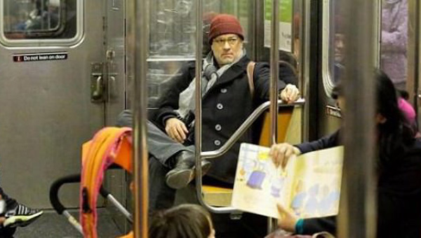 Ünlü aktör metroya bindi kimse tanımadı